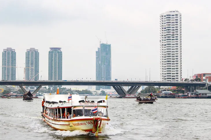 A quick fun ride across Chao Phraya River