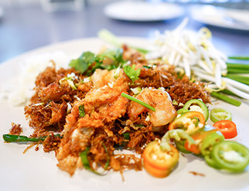 Offbeat Thonburi & Bangkok’s Riverside Evening Food Tour by Tuk Tuk